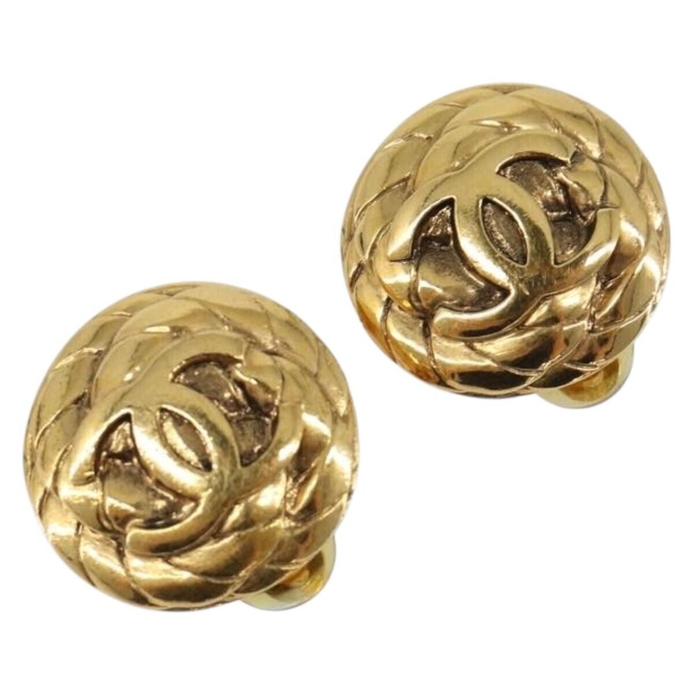Chanel Vintage Round CC Clip-On Metal